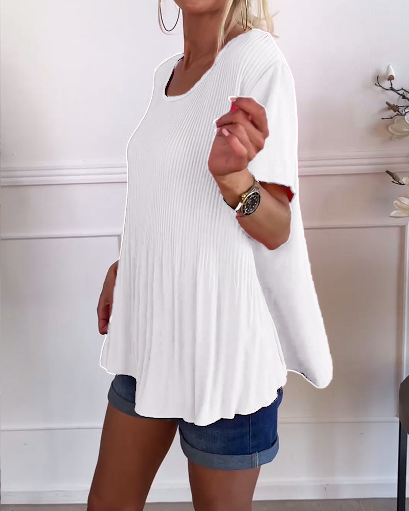 Ensfarget plissert bluse med rund hals
