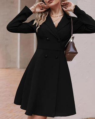 Elegant kjole med knapper