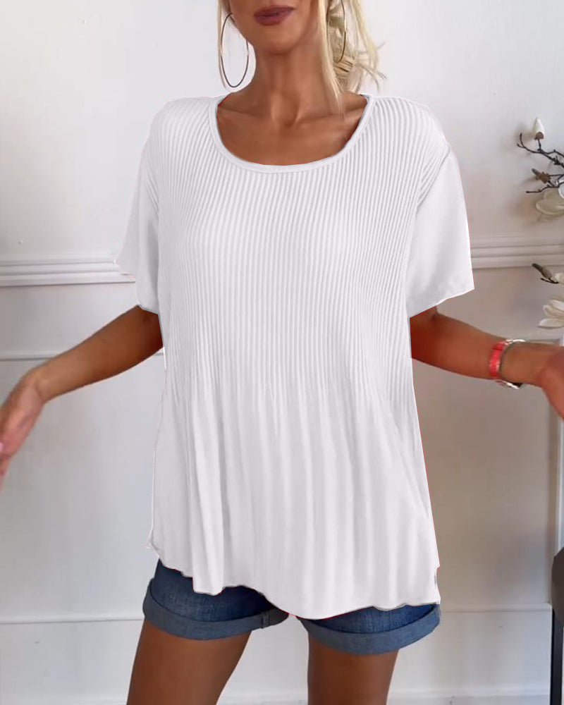 Ensfarget plissert bluse med rund hals