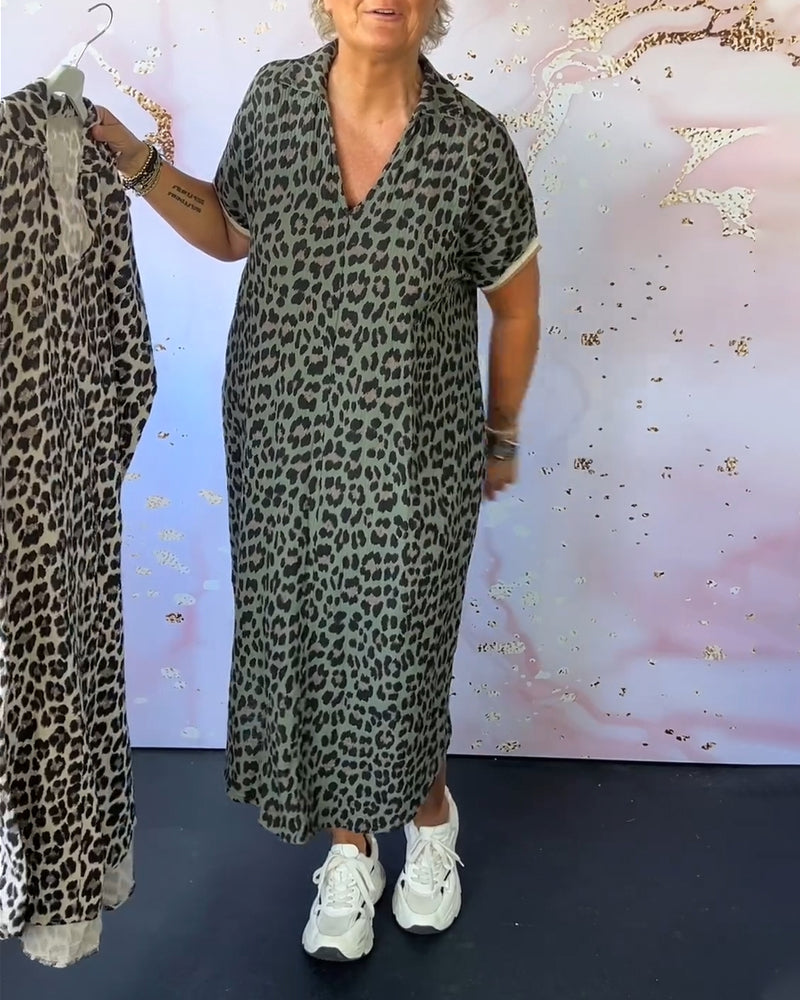 V-hals kortermet kjole i leopardmønster