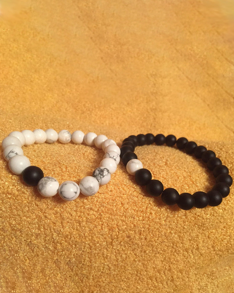 Svart og hvitt perlevevd par armbåndsett