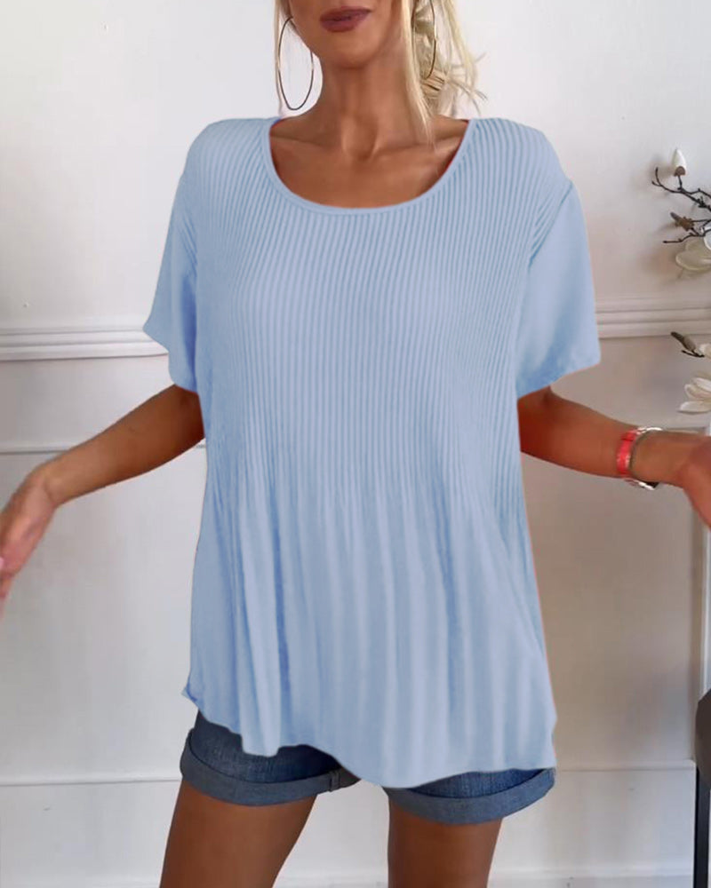 Ensfarget plissert bluse med rund hals