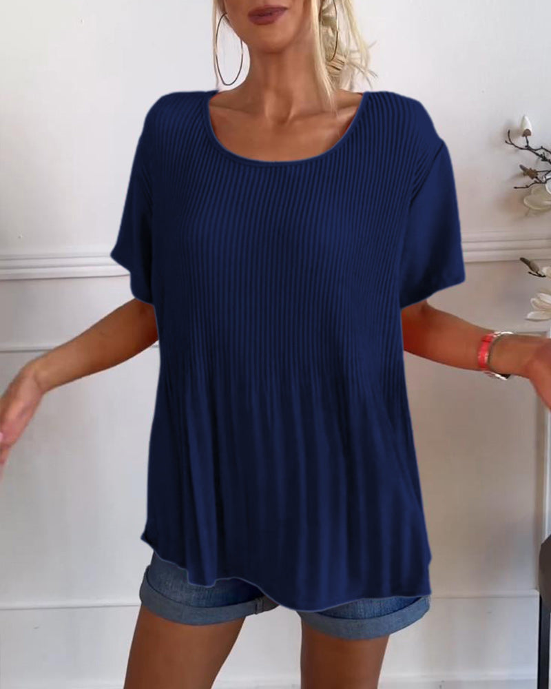 Ensfarget plissert bluse med rund hals
