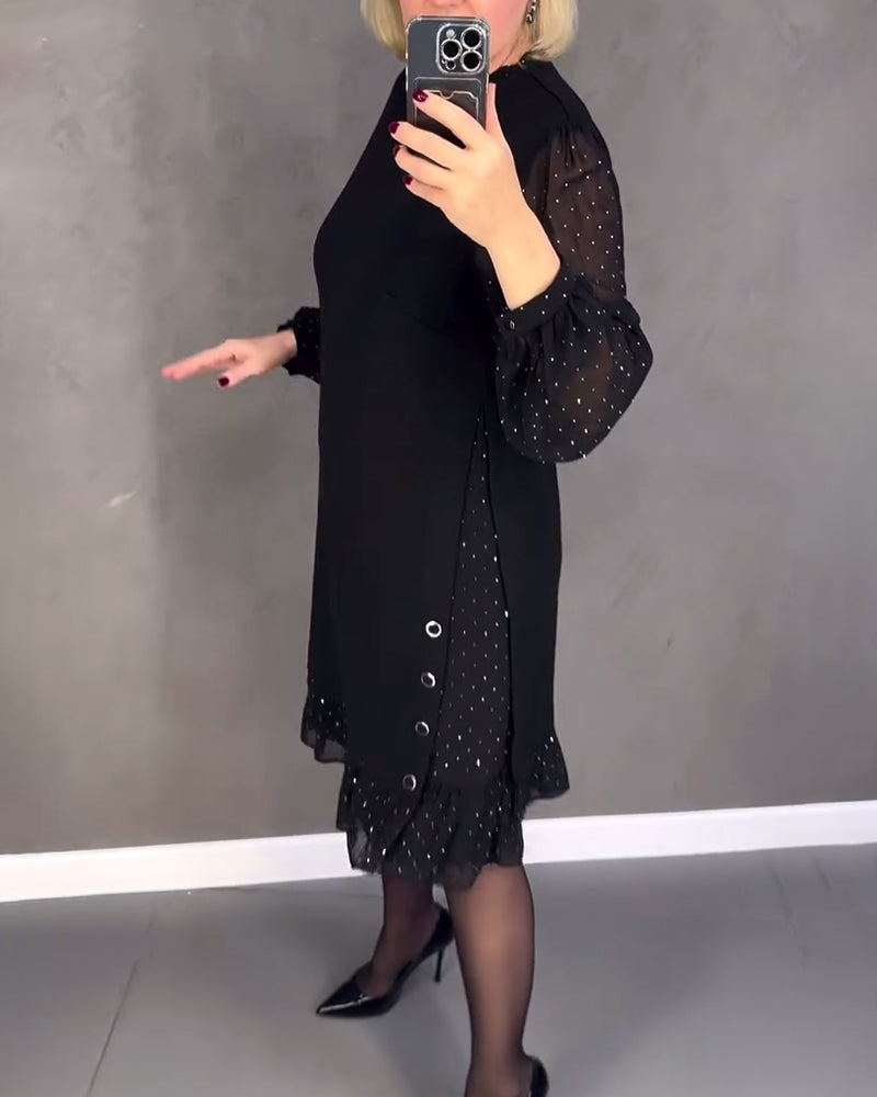 Langermet elegant kjole med prikker