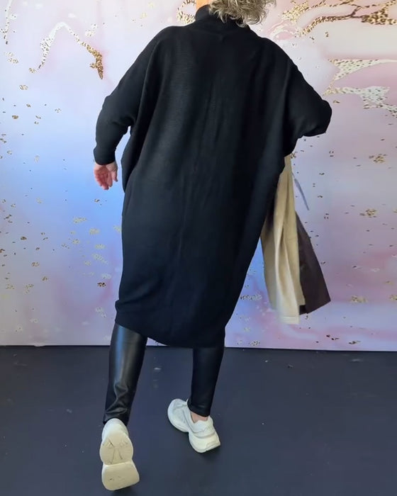 Uformell ensfarget langermet genser med høy krage