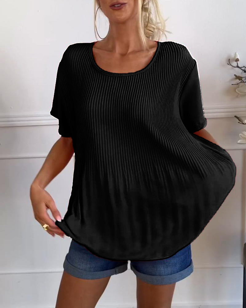 Ensfarget plissert bluse med rund hals