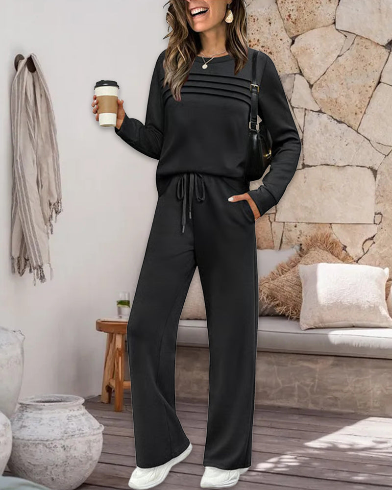 Set Med Temperamental Stil, Rundkrage Design Och Krøllet Detalj