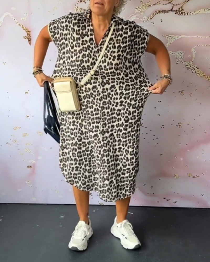 V-hals kortermet kjole i leopardmønster