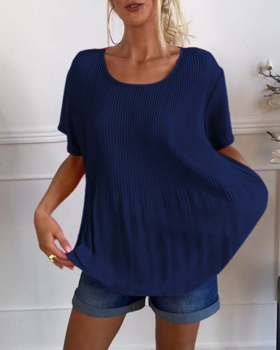 Ensfarget plissert bluse med rund hals