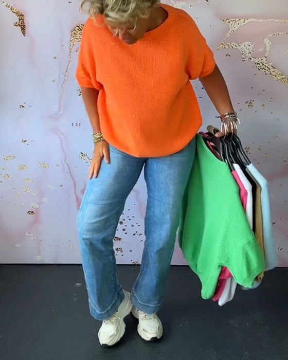 Uformell løs ensfarget genser med rund hals