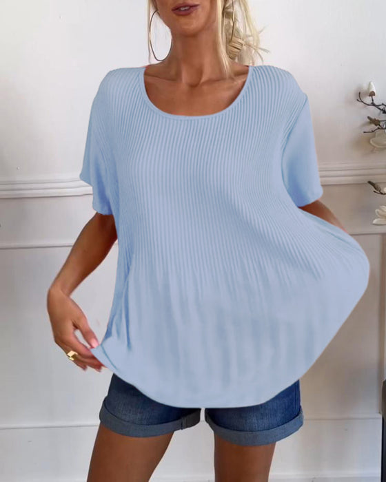 Ensfarget plissert bluse med rund hals