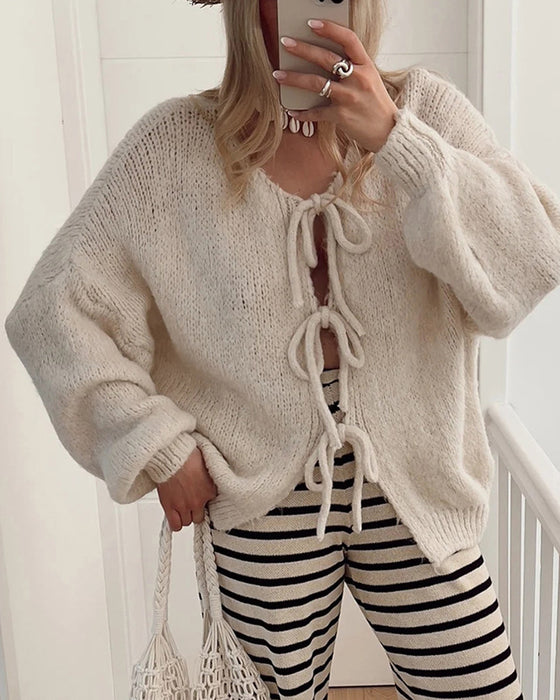 Ensfarget cardigan med blonder i lat stil