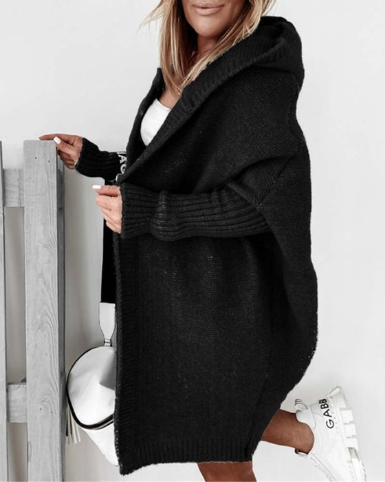 Enkel ensfarget cardigan med flaggermus hette