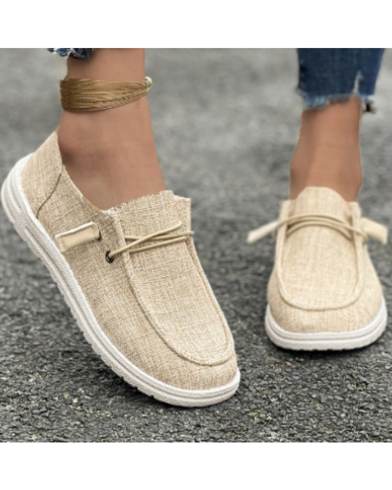 Uformelle slip-on-leiligheter med solid farge