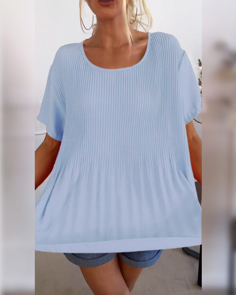 Ensfarget plissert bluse med rund hals