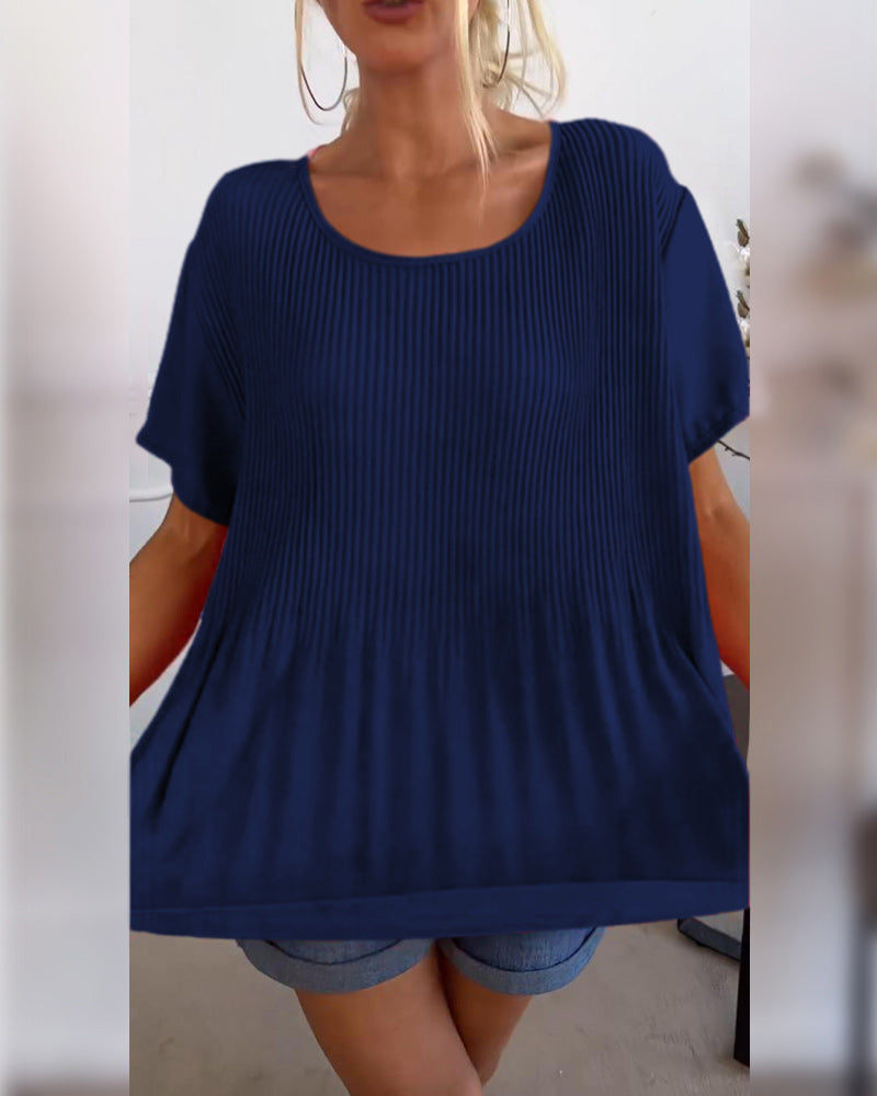 Ensfarget plissert bluse med rund hals