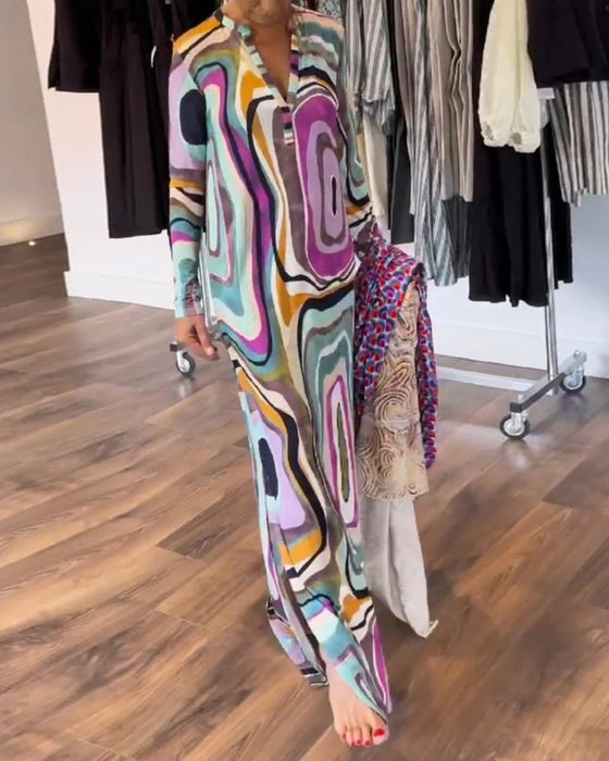 Langsøm kjole med dyp V-trykt