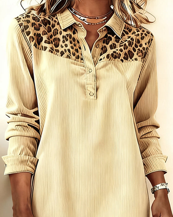 Kordfløyelskjole Med Leopardmønster Og Reverskrage