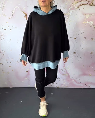 Uformell hettegenser med lanterne i kontrastfarge