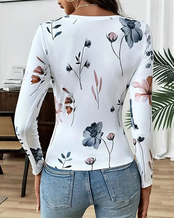 T-Shirt Med Blomstrende Mønstre Og Universell Design