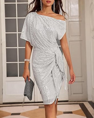 Elegant kjole med V-hals off-shoulder paljett