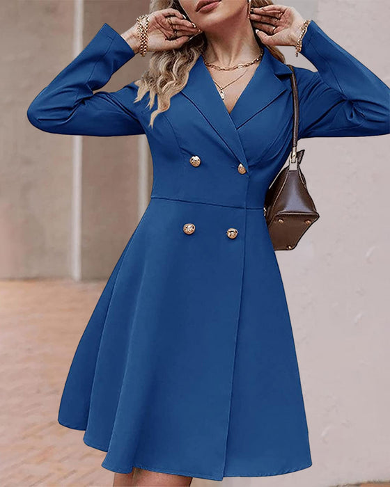 Elegant kjole med knapper