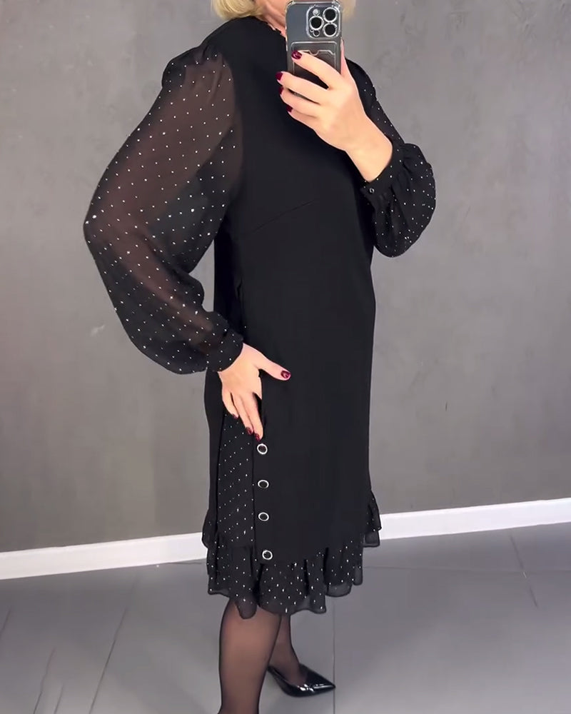 Langermet elegant kjole med prikker