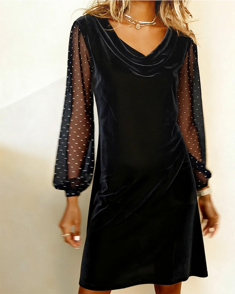 Helfarget Langermet Kjole Med Lappverk