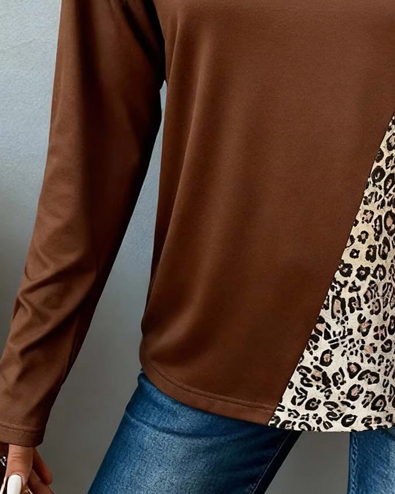 T-Shirt Med Personlig Stil, V-Hals, Leopardmønster Och Patchworkdesign