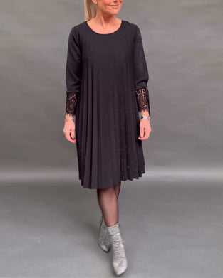 Patchwork blonde plissert ensfarget kjole