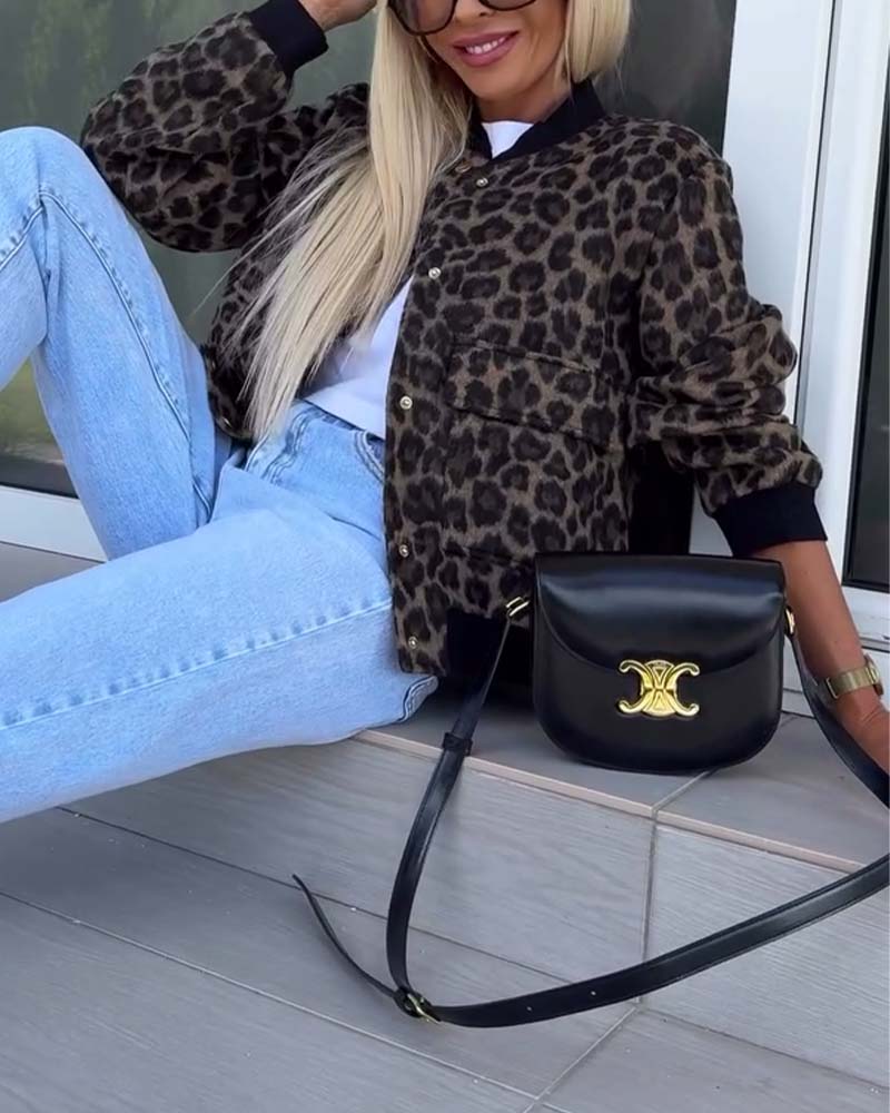 Fasjonabel leopardprint jakke med trykklomme