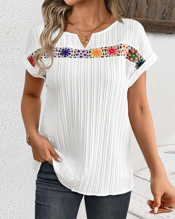 Kortermet topp med patchwork-trykt ribbet