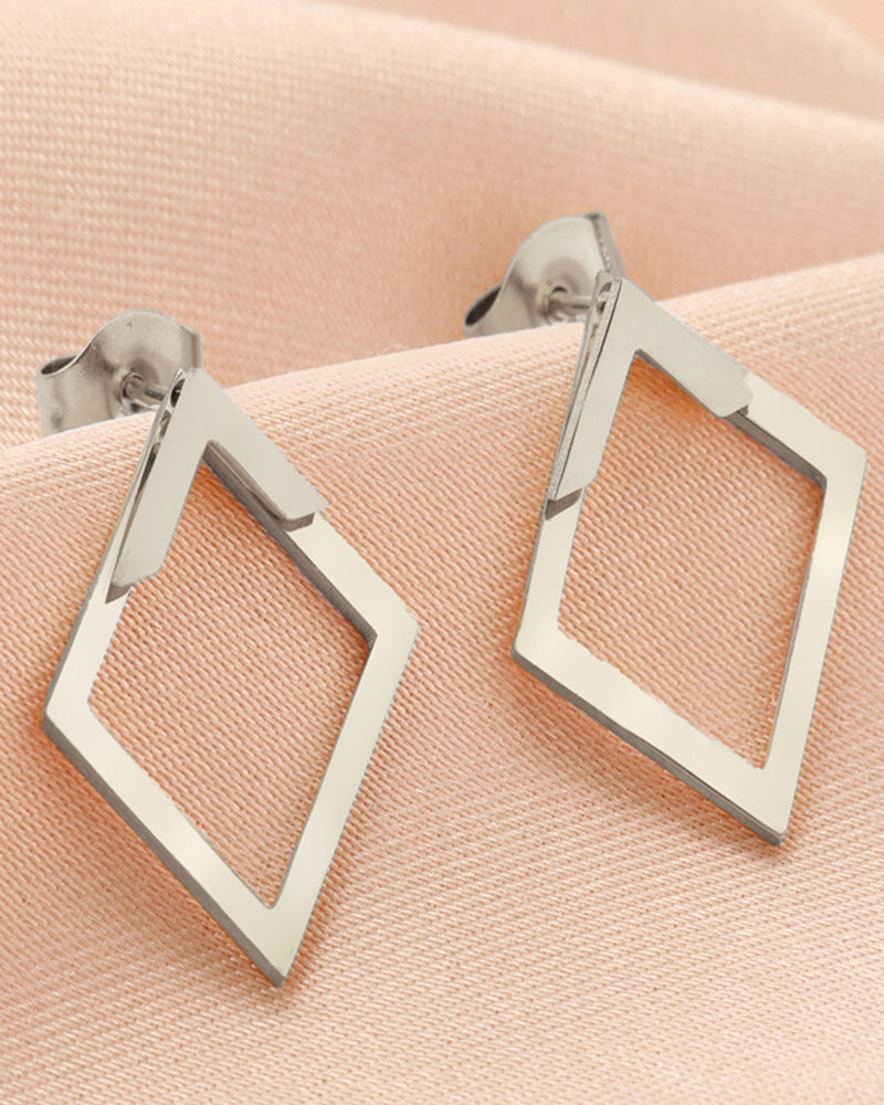 Enkle diamantformede elegante øredobber