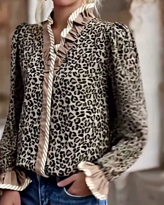 Bluse med avslappet leopardprint og lange ermer
