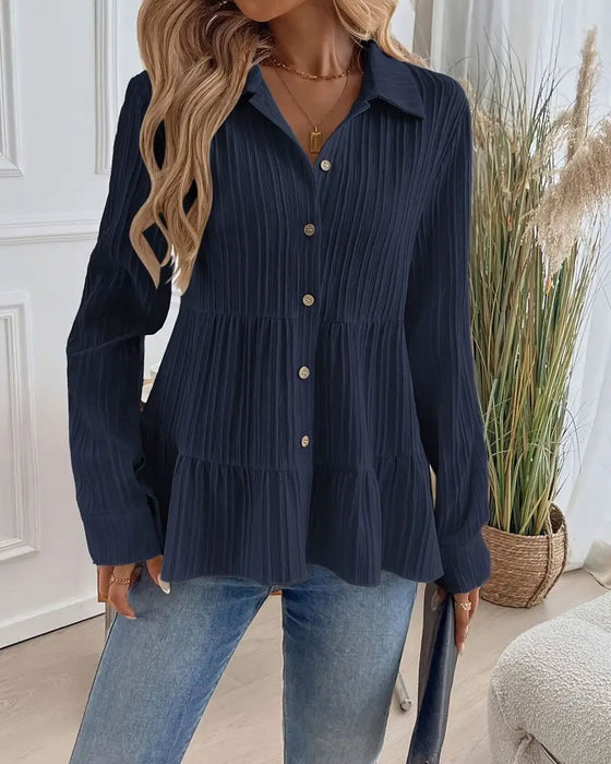 Elegant Skjorte Med Jakkeslag Og Markert Midje