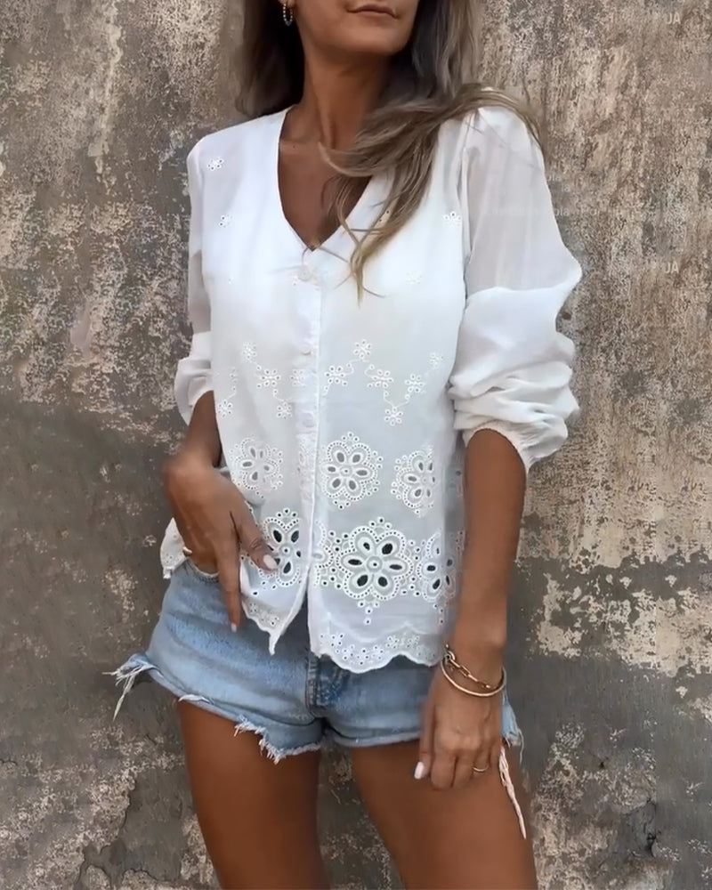 Bluse Med V-hals, Knappet Og Spesialtråds Genomsiktig Design