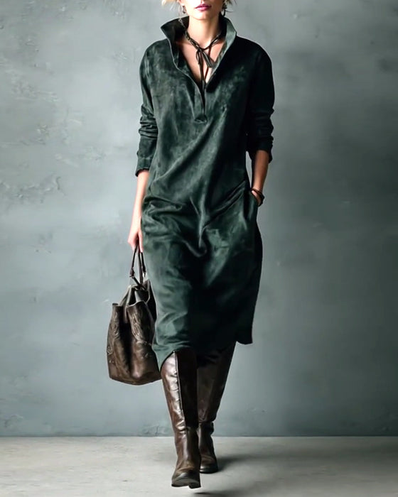 Elegant kjole i ensfarget lomme