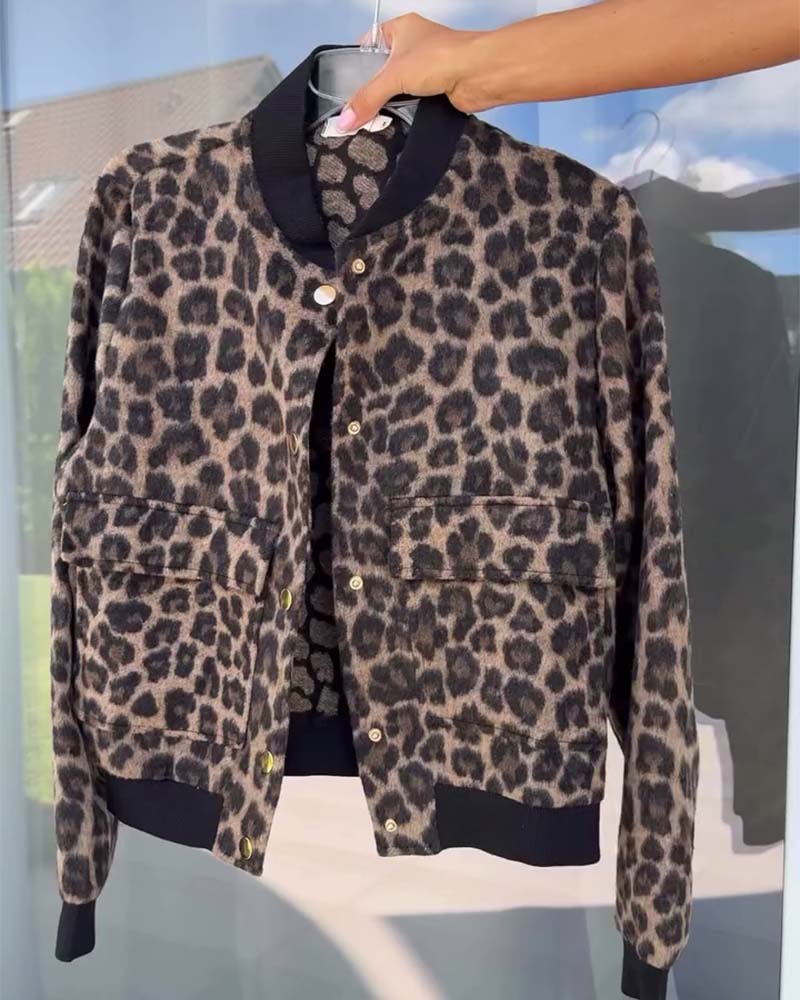 Fasjonabel leopardprint jakke med trykklomme