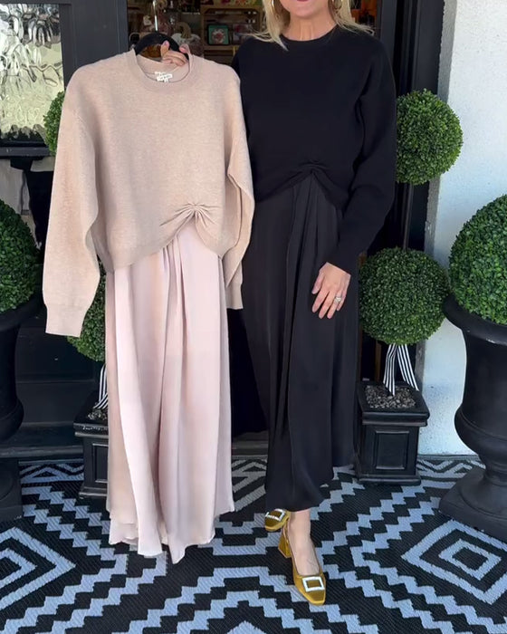 Helfarget Sett Med Plissert Og Allsidig