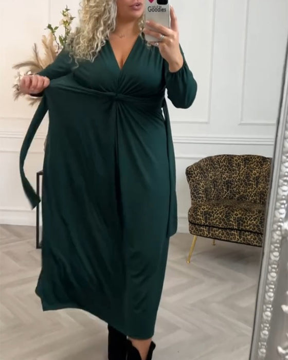 Sexy ensfarget kjole med lang erm