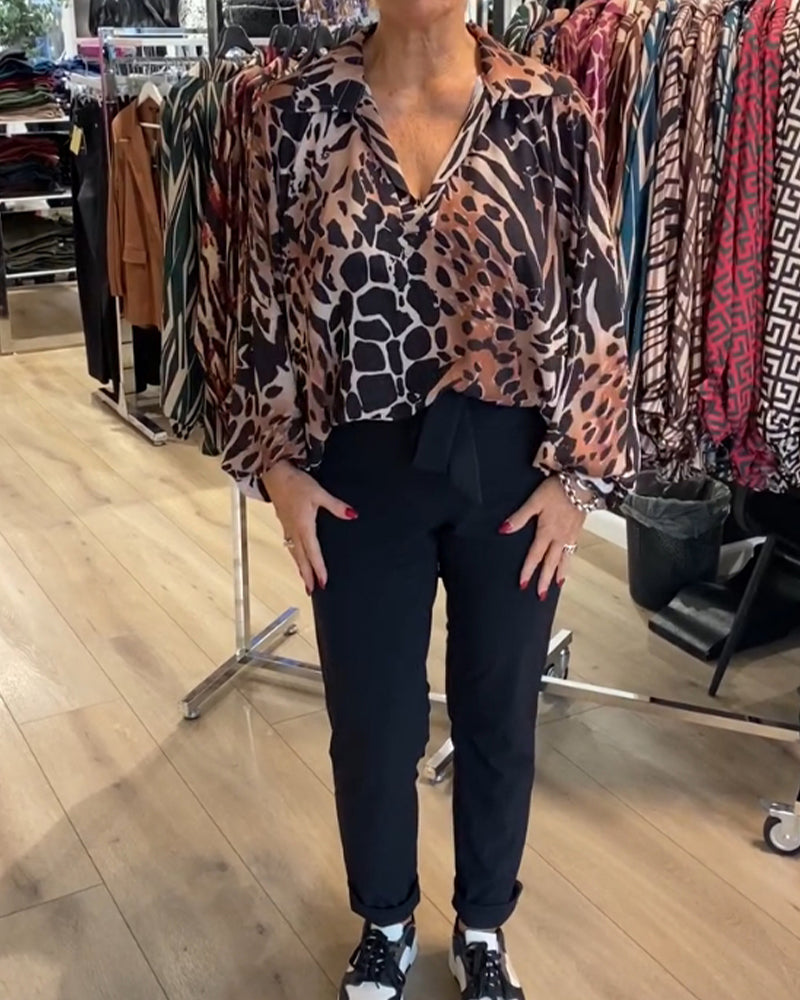 Løs topp med leopardmønster