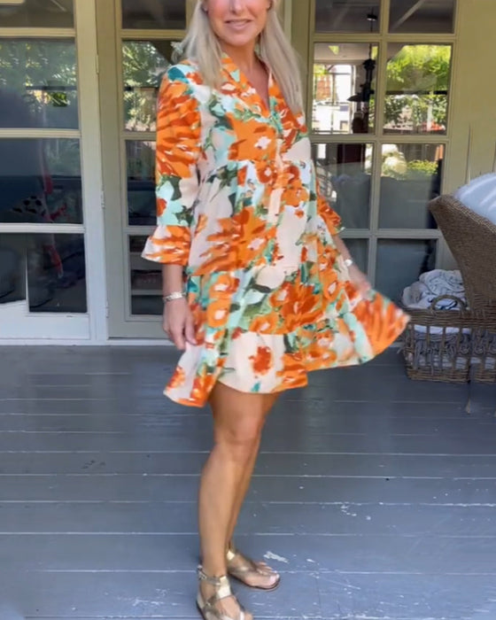 Kjole med V-hals og blomster