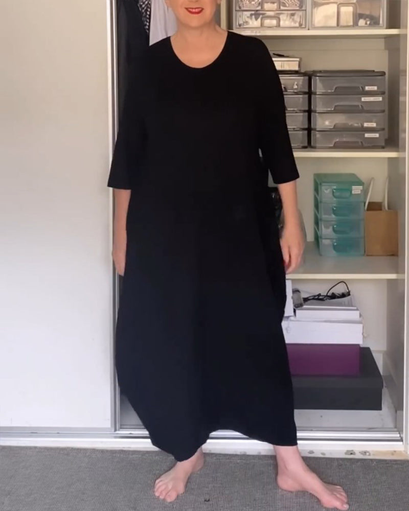 Ensfarget enkel kjole med rund hals