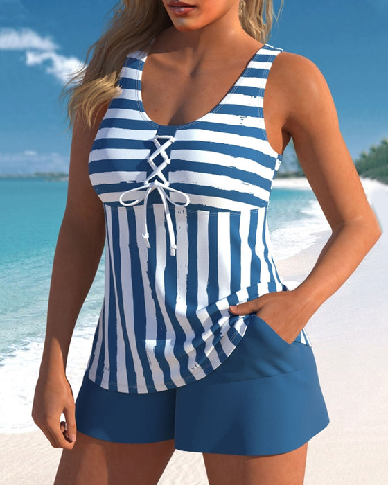 Tankini badedrakt med striper og konservativ passform