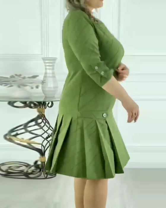 Elegant kjole med rund hals