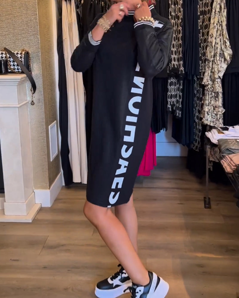 Uformell kjole med bokstavtrykk