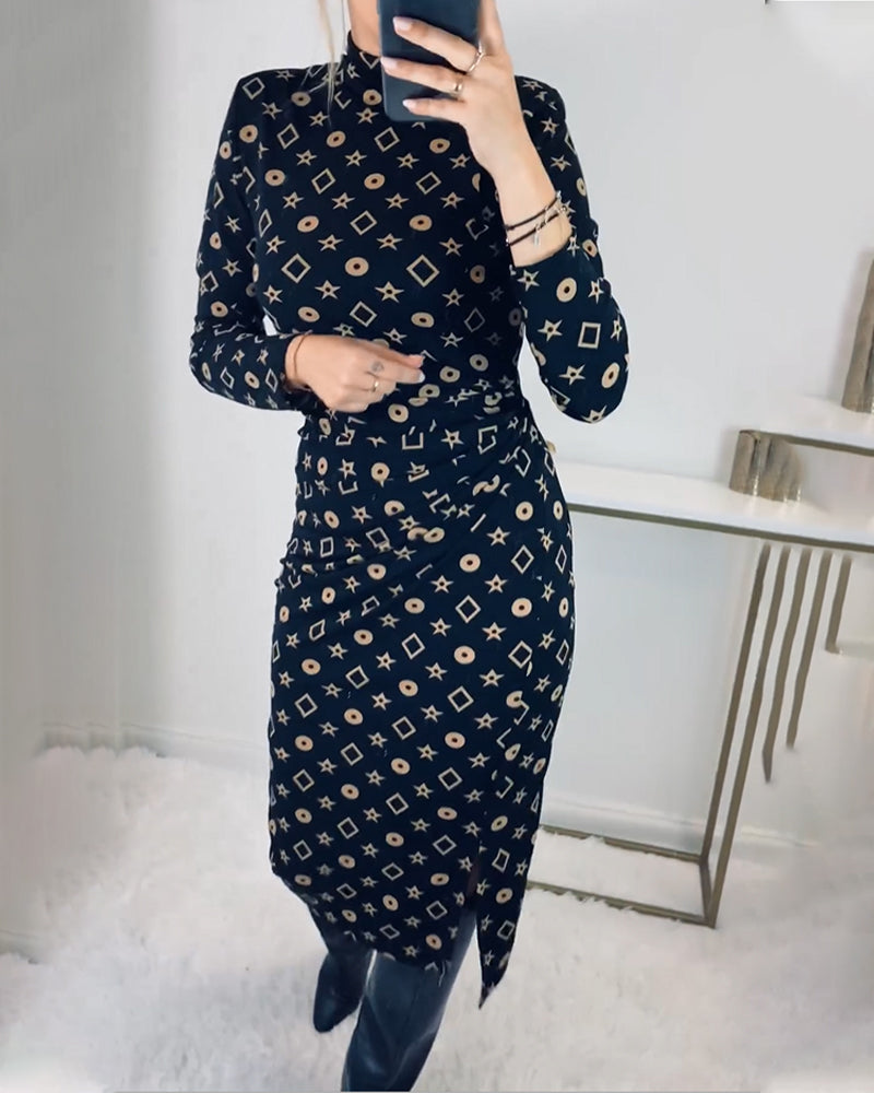 Elegant kjole med geometrisk trykk med høy hals