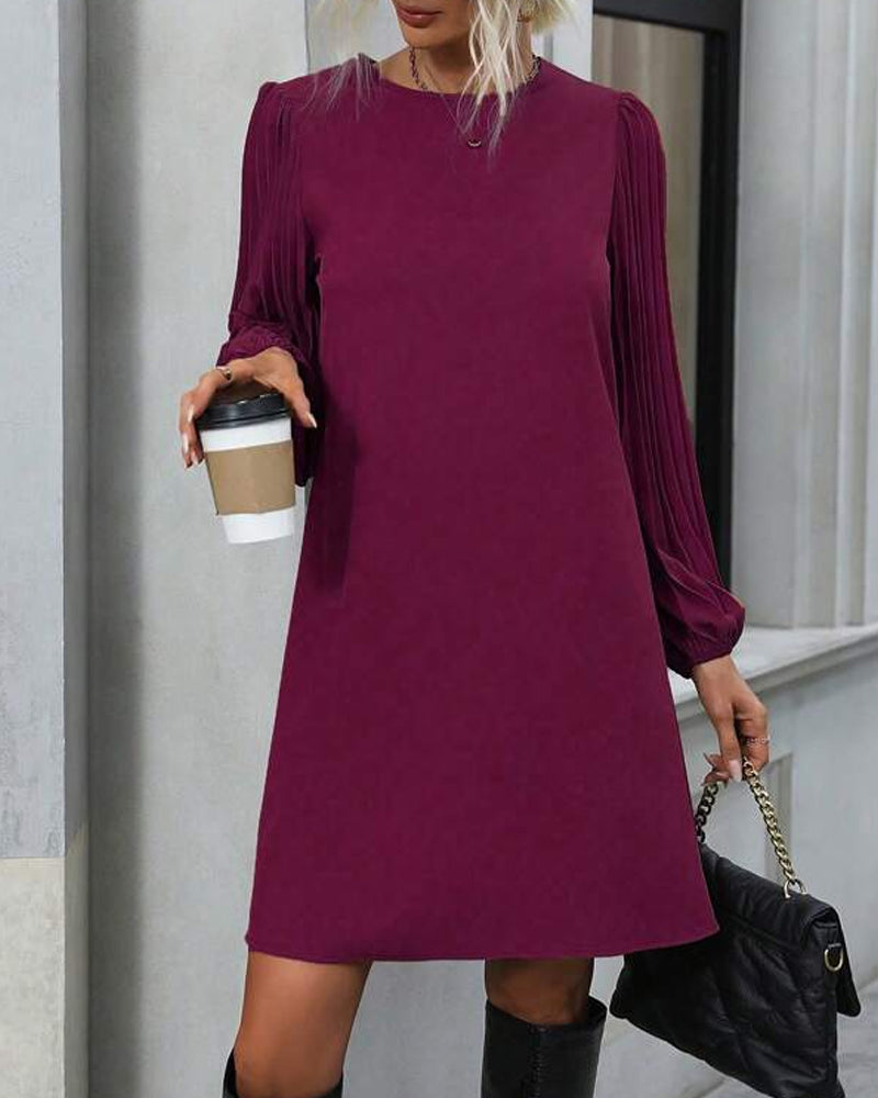 Kjole med elegant stil og solid farge