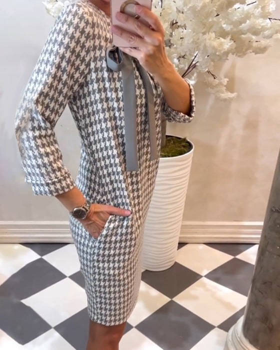 Kjole med elegant stil og houndstooth-mønster