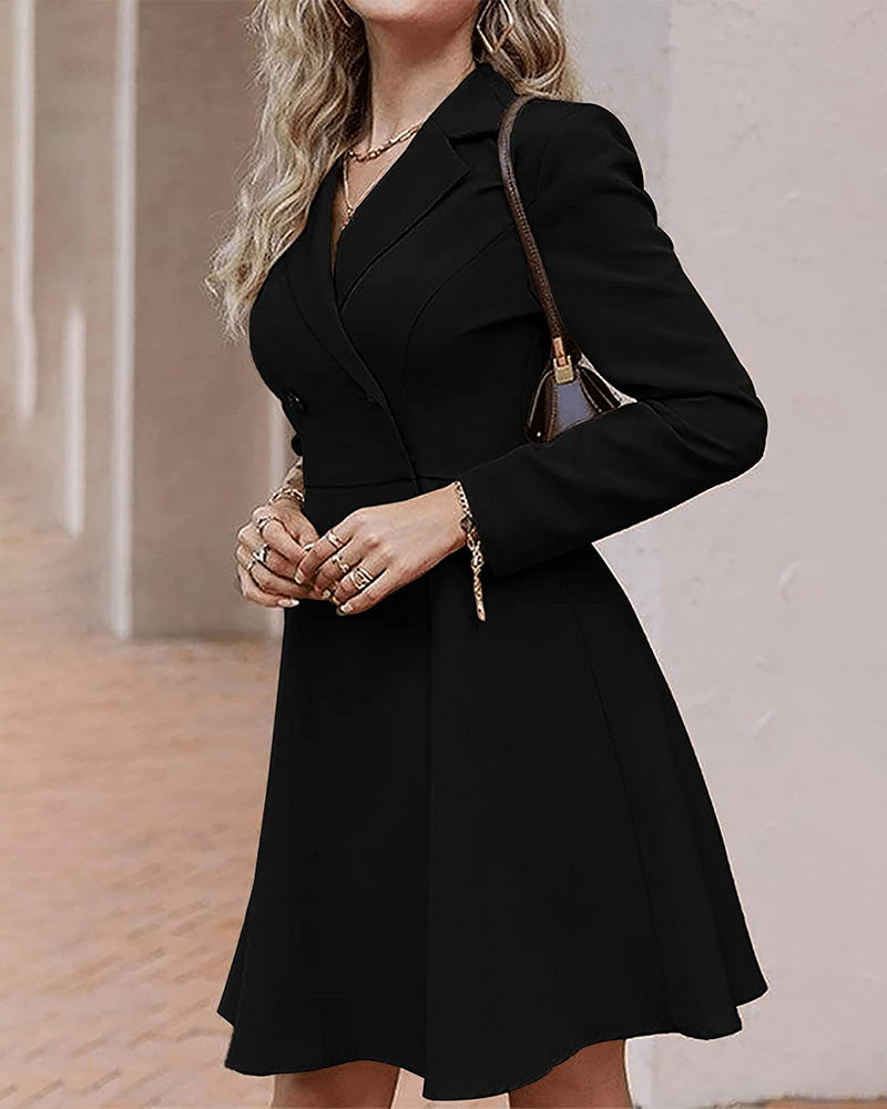 Elegant kjole med knapper